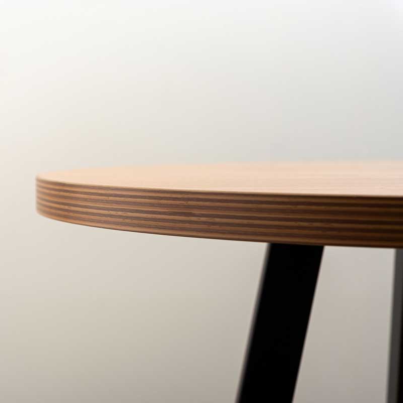 木目×アイアンが映えるハイテーブル|立ち作業にも最適な美シルエット