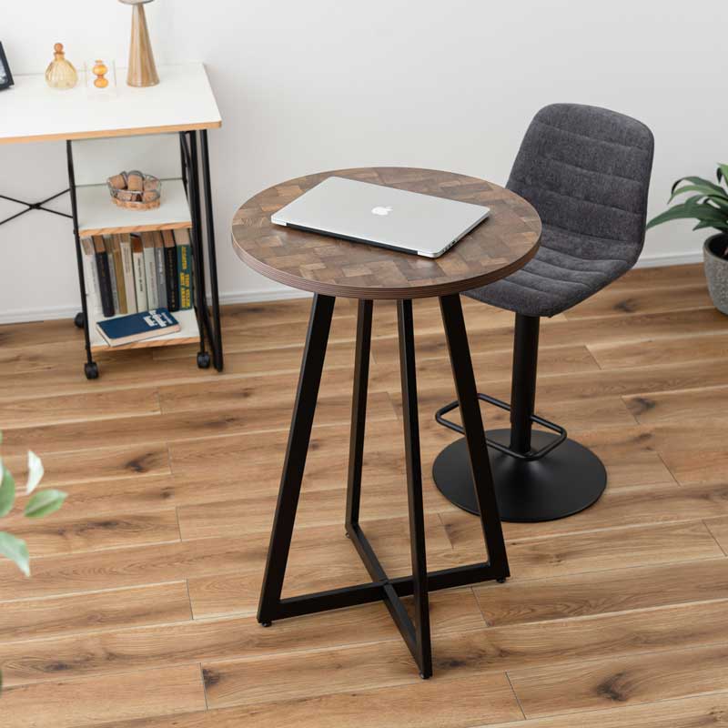 木目×アイアンが映えるハイテーブル|立ち作業にも最適な美シルエット