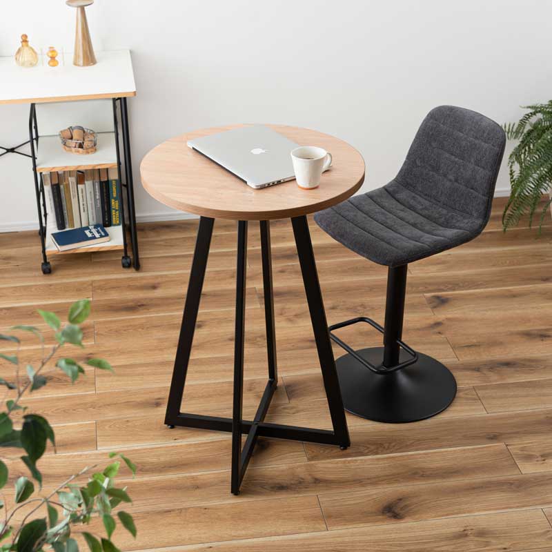 木目×アイアンが映えるハイテーブル|立ち作業にも最適な美シルエット