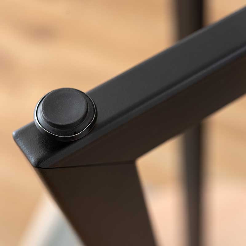 木目×アイアンが映えるハイテーブル|立ち作業にも最適な美シルエット