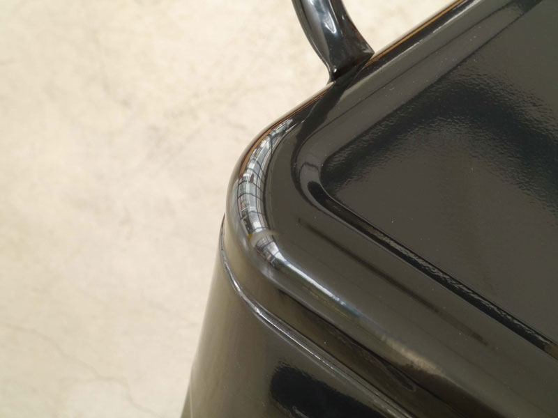 光沢感のあるシックな色合いのダイニングチェア|1234