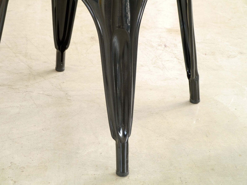 光沢感のあるシックな色合いのダイニングチェア|1234