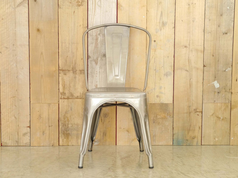 光沢感のあるシックな色合いのダイニングチェア|1234