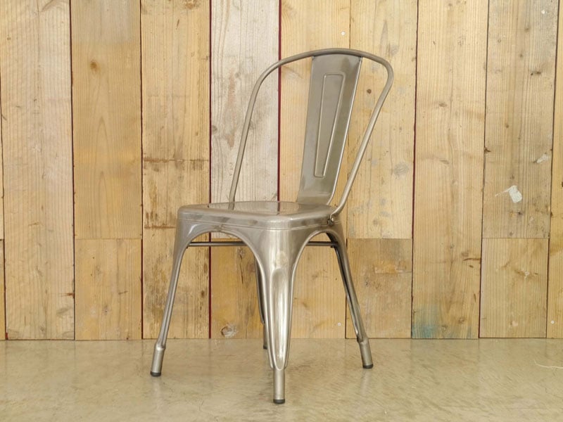 光沢感のあるシックな色合いのダイニングチェア|1234