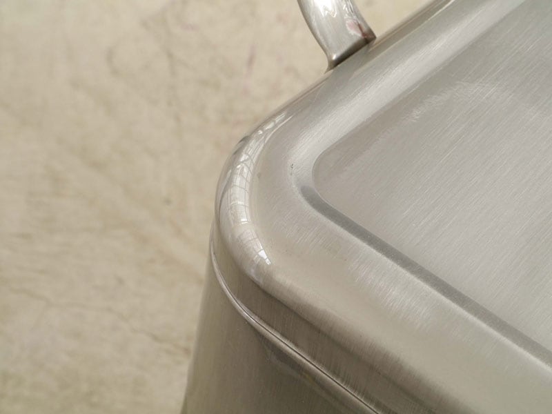 光沢感のあるシックな色合いのダイニングチェア|1234