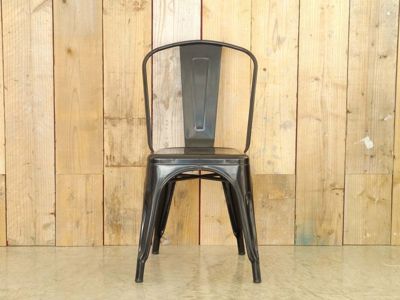 光沢感のあるシックな色合いのダイニングチェア｜1234