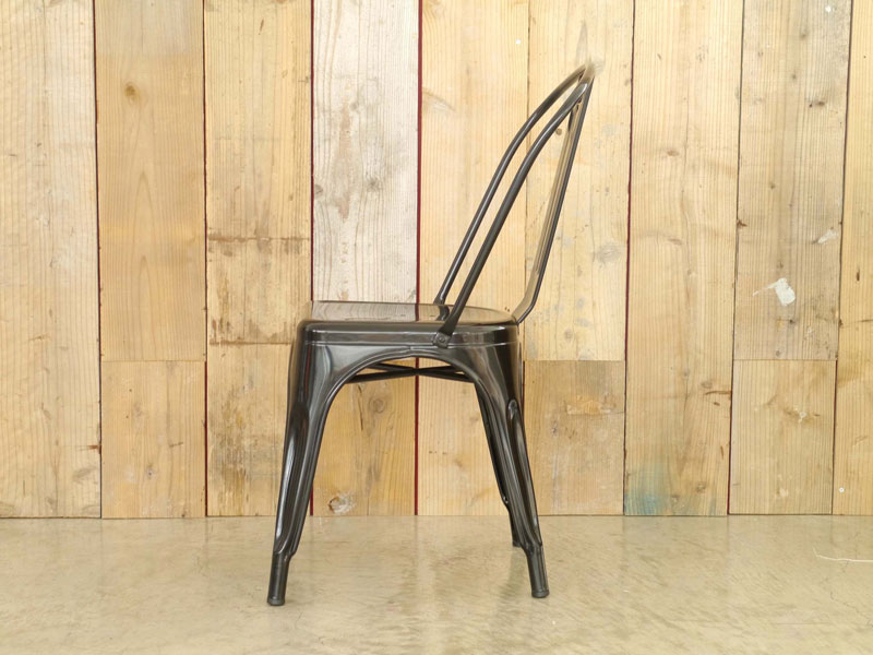 光沢感のあるシックな色合いのダイニングチェア|1234