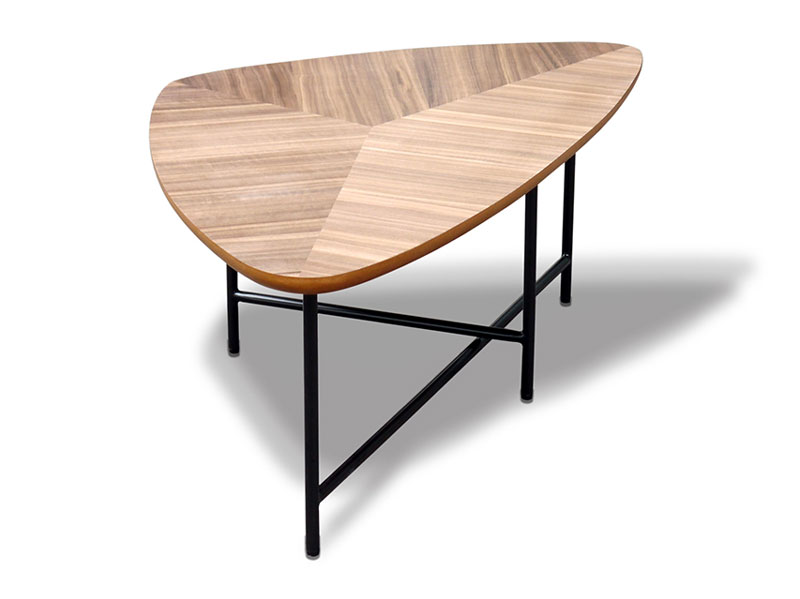 ウォルナットのリビングテーブル | 変形デザイン | AB