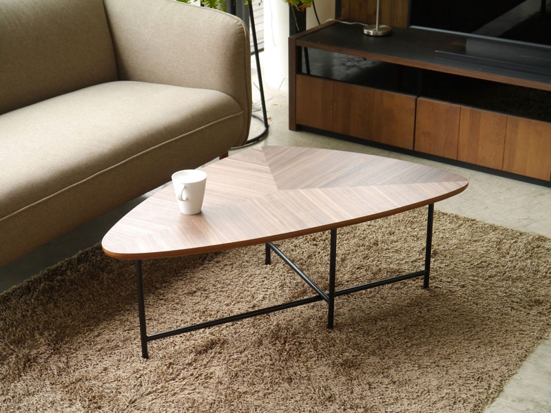 ウォルナットのリビングテーブル | 変形デザイン | AB