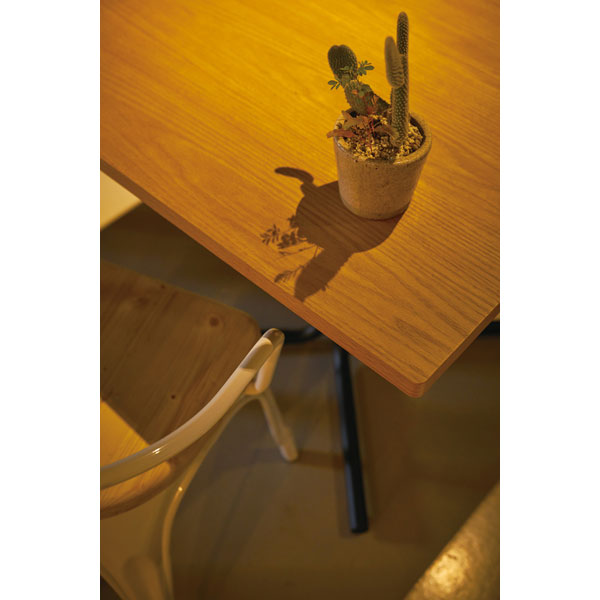 ダンディな雰囲気のカフェテーブル | 幅100cm |  drio