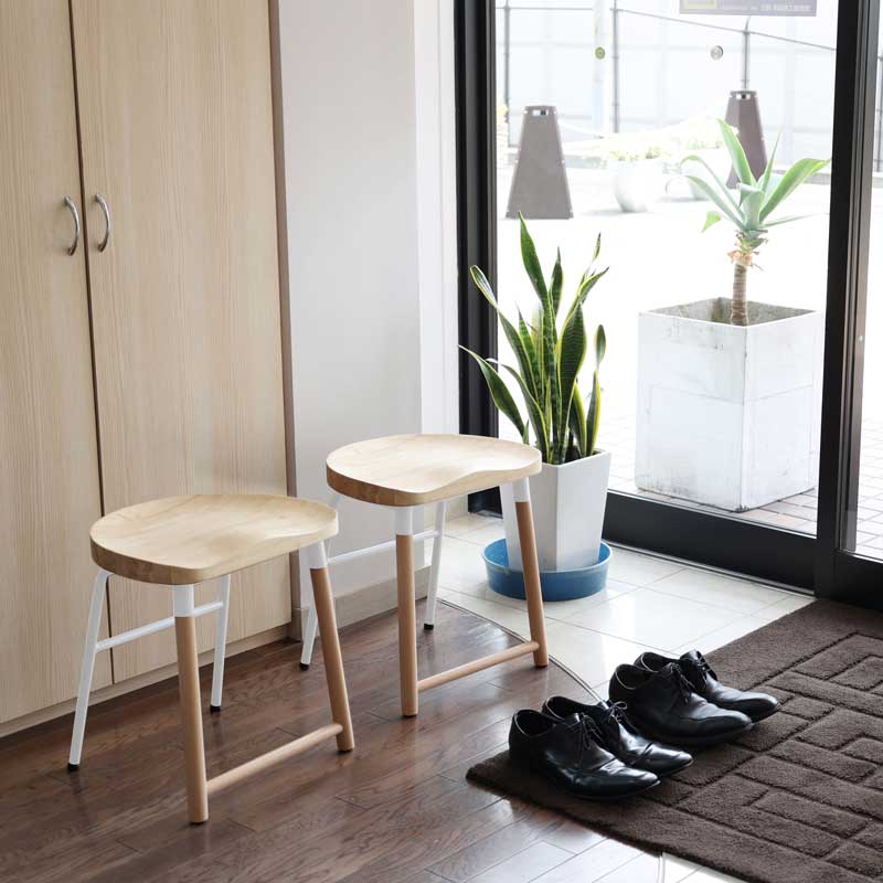 北欧風ダイニングロースツール | シンプルで温かみあるデザイン