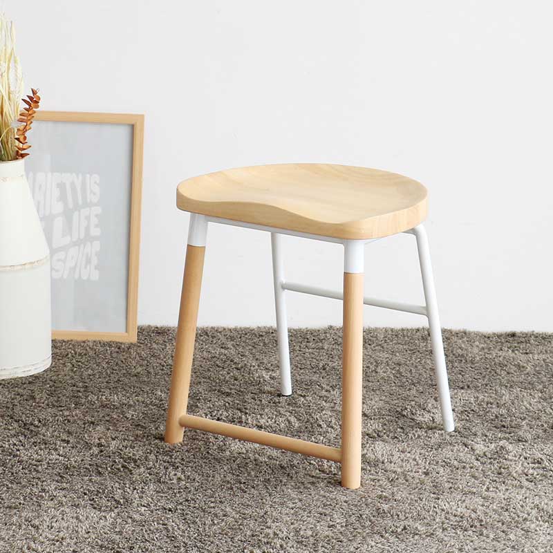 北欧風ダイニングロースツール | シンプルで温かみあるデザイン
