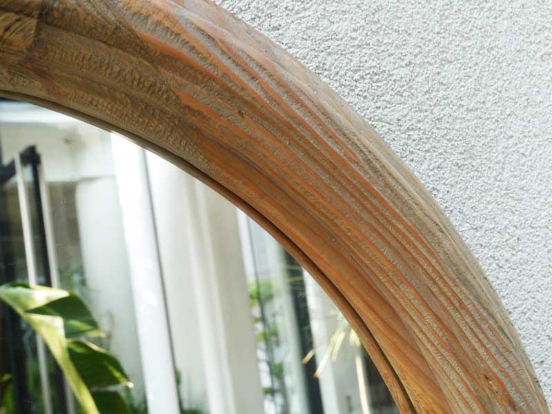 オールドパインの上品なヴィンテージライクのラウンドミラー|MOSH