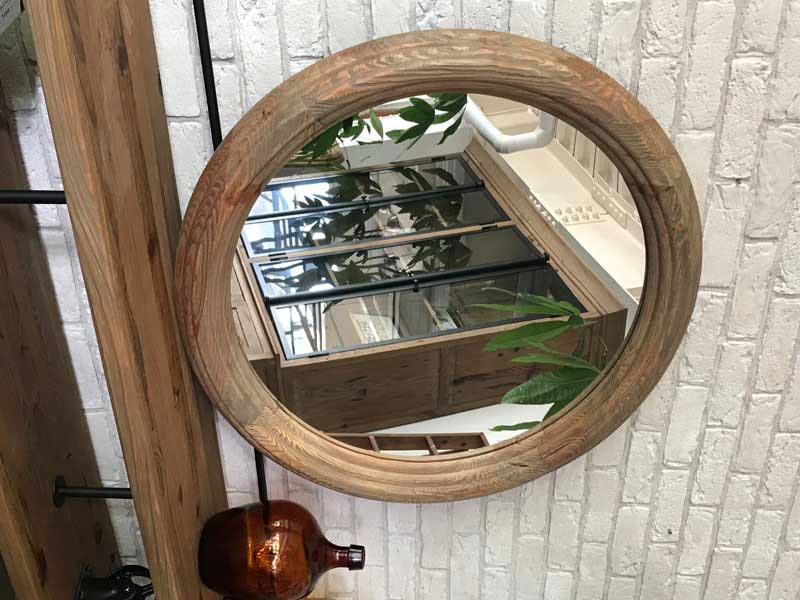 オールドパインの上品なヴィンテージライクのラウンドミラー|MOSH