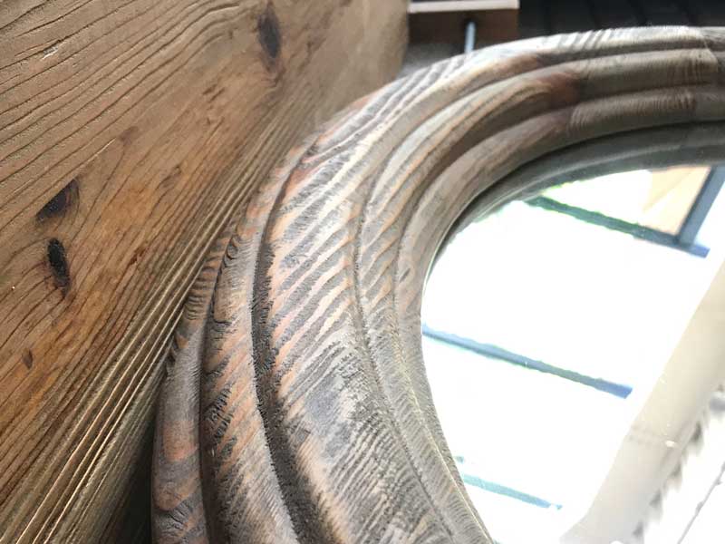 オールドパインの上品なヴィンテージライクのラウンドミラー|MOSH