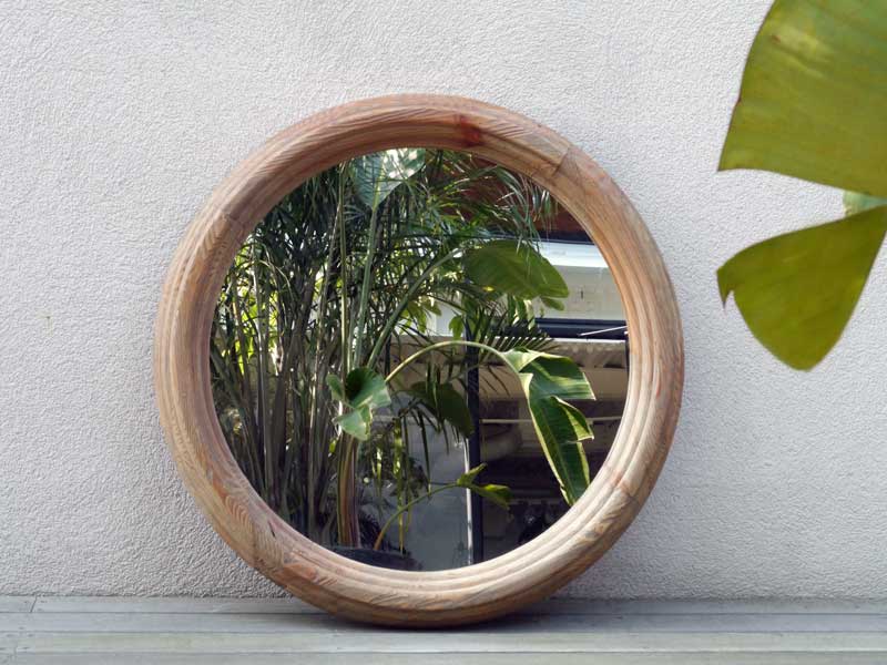 オールドパインの上品なヴィンテージライクのラウンドミラー|MOSH