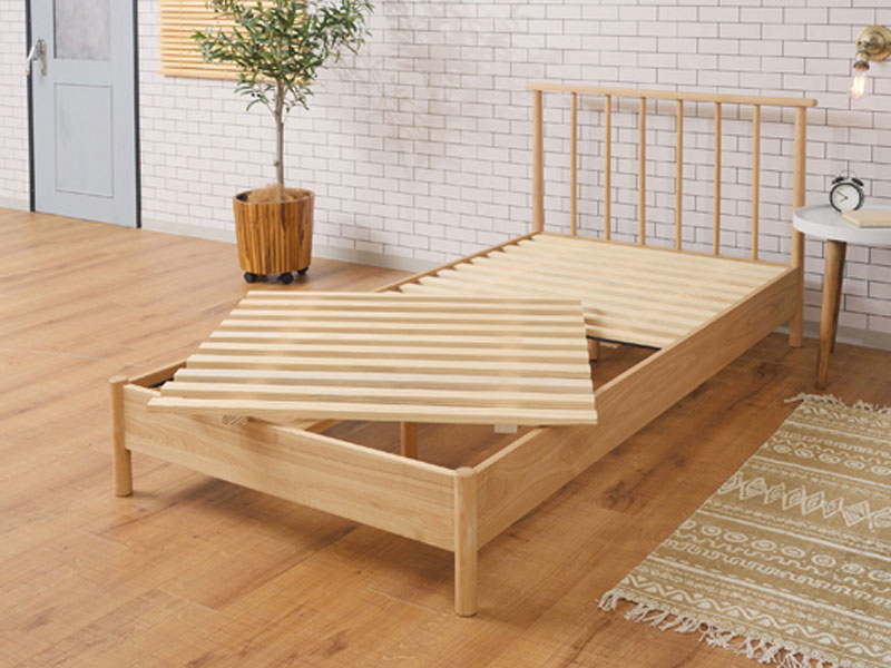 シンプルなすのこタイプのシングルベッド｜ナチュラルインテリア