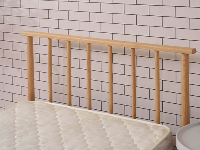 シンプルなすのこタイプのシングルベッド｜ナチュラルインテリア