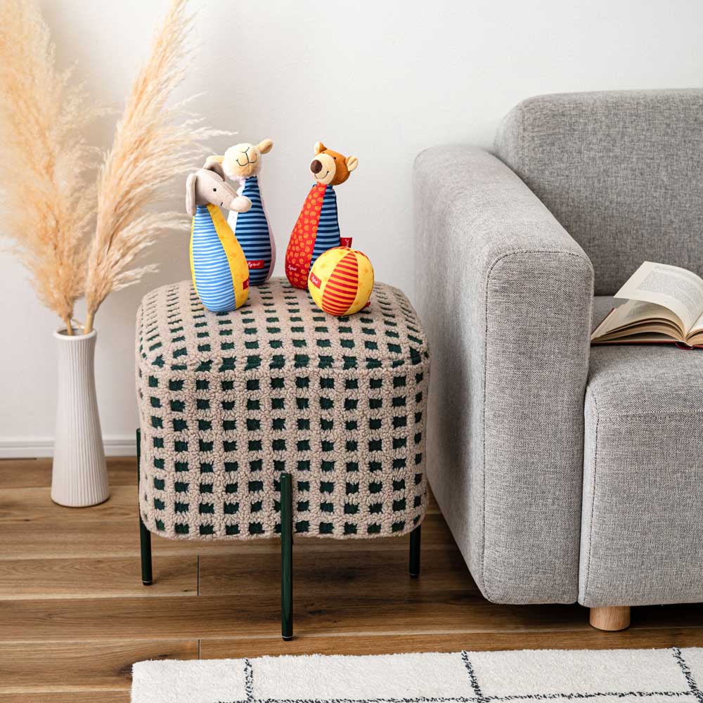 ふんわりボアのチェック柄スツール|ポップで愛らしいデザイン