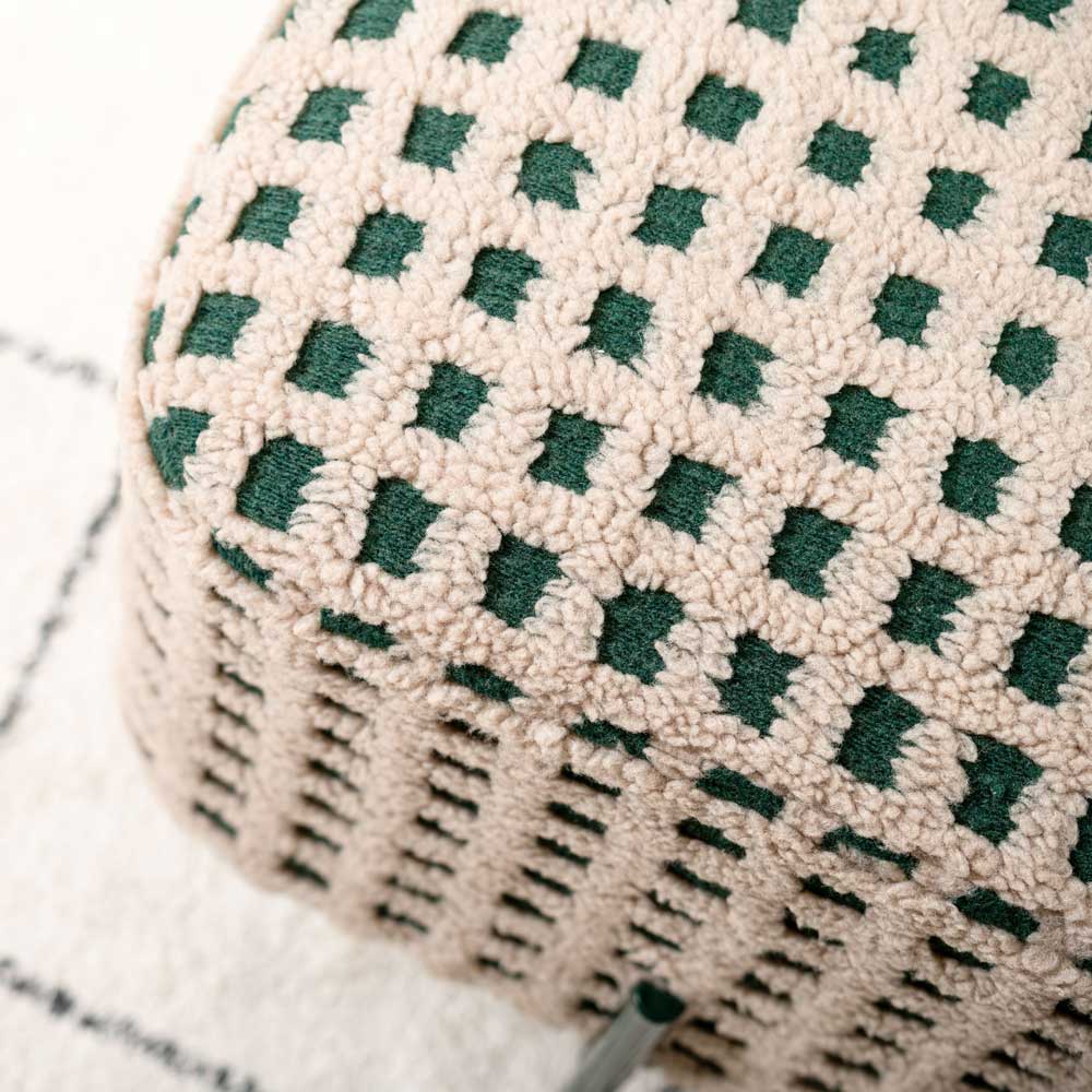 ふんわりボアのチェック柄スツール|ポップで愛らしいデザイン