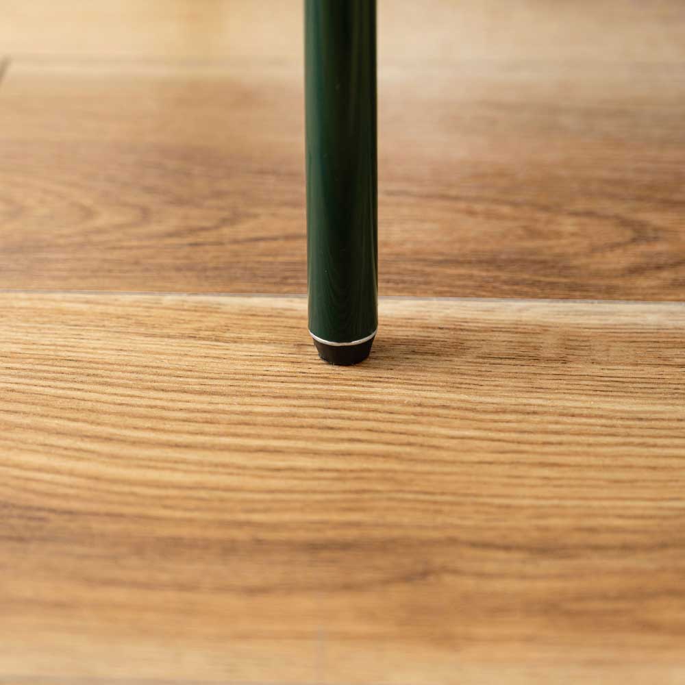 ふんわりボアのチェック柄スツール|ポップで愛らしいデザイン