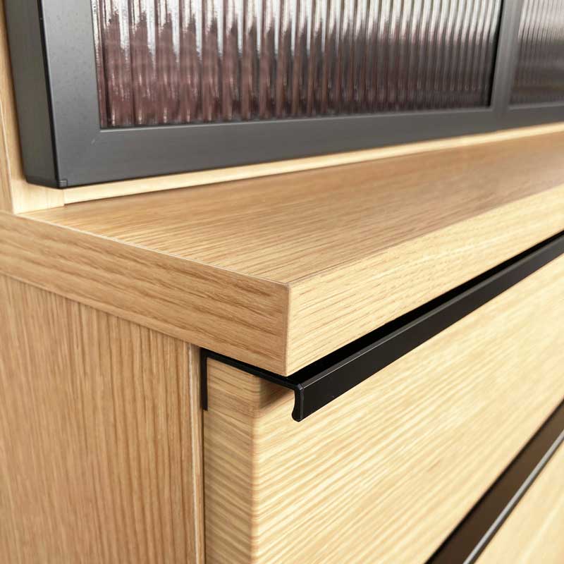 ガラス扉のおしゃれなカップボード｜幅78cm｜上質な木目のナチュラルモダン食器棚