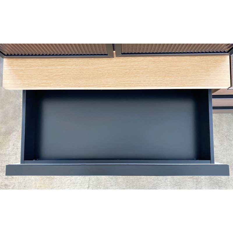 ガラス扉のおしゃれなカップボード｜幅78cm｜上質な木目のナチュラルモダン食器棚