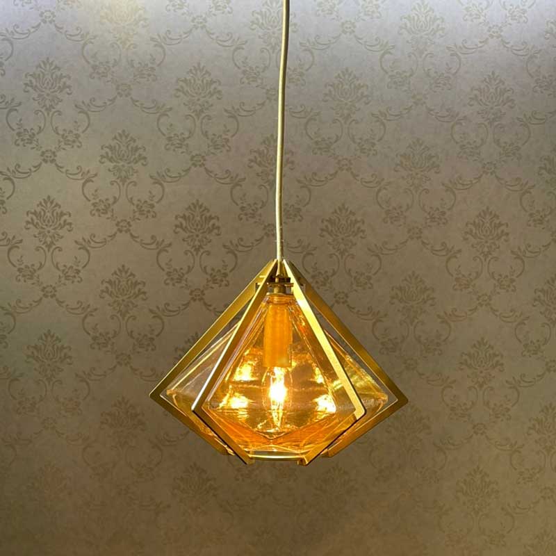 宝石をモチーフにしたカラフルな1灯ペンダントライト