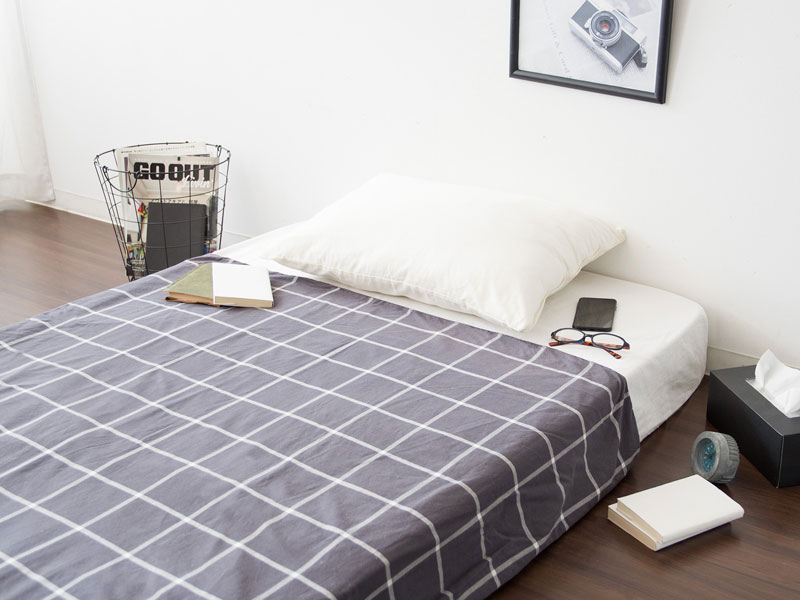 シンプルな木目調の後付けヘッドボード|幅100cm