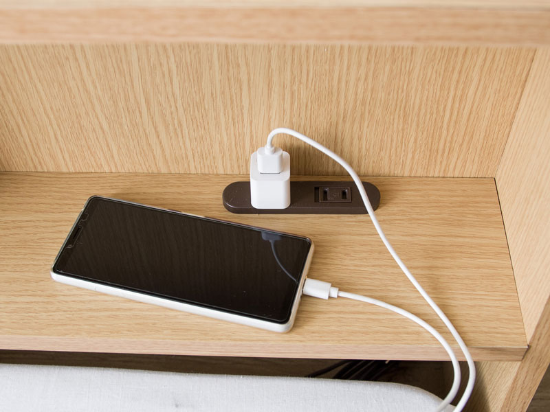 シンプルな木目調の後付けヘッドボード|幅100cm