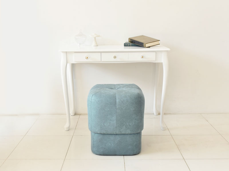 座面のキルティングが可愛いボックススツール｜LI