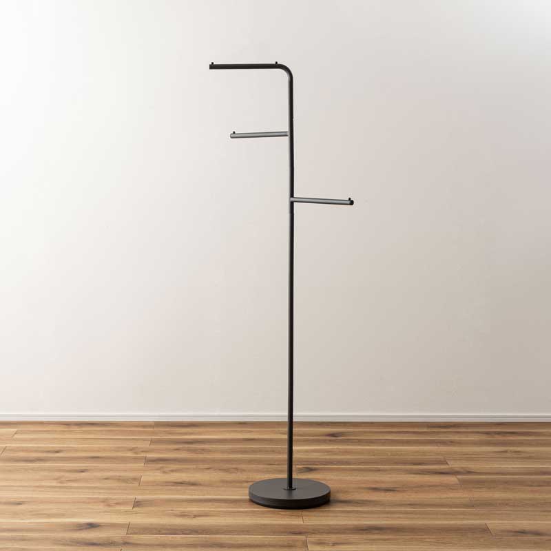 モダン回転式ハンガースタンド｜スリムで美しく魅せる収納アイテム