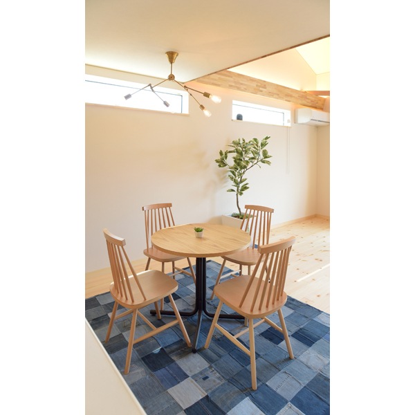 ウィンザータイプのダイニングチェア | Lace | カントリー