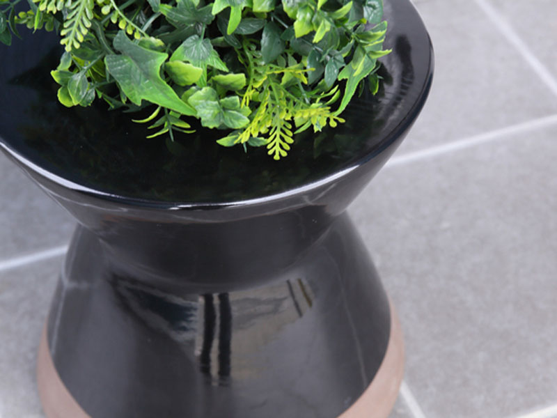 陶器製のカラフルなスツール|屋外使用可