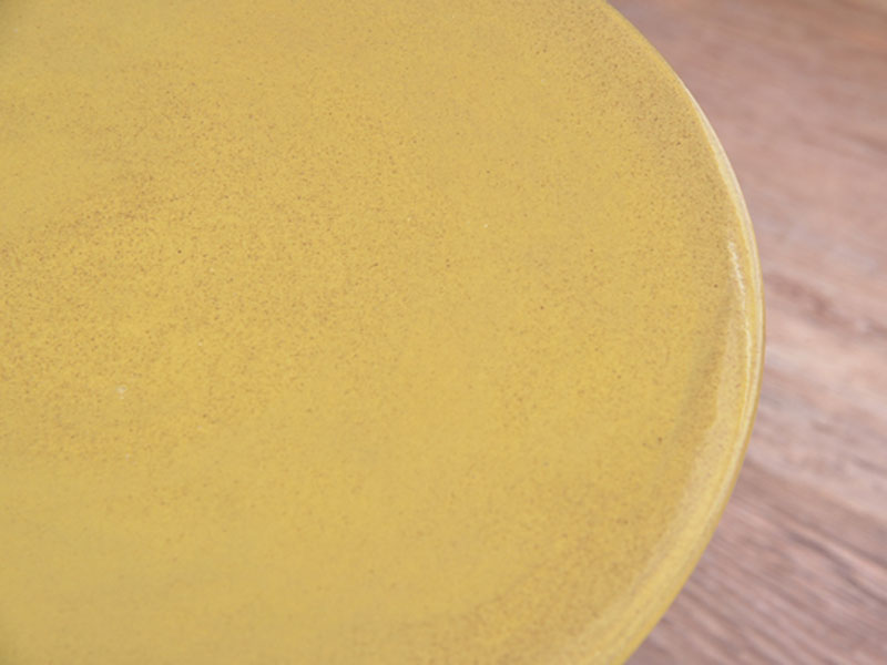 陶器製のカラフルなスツール|屋外使用可