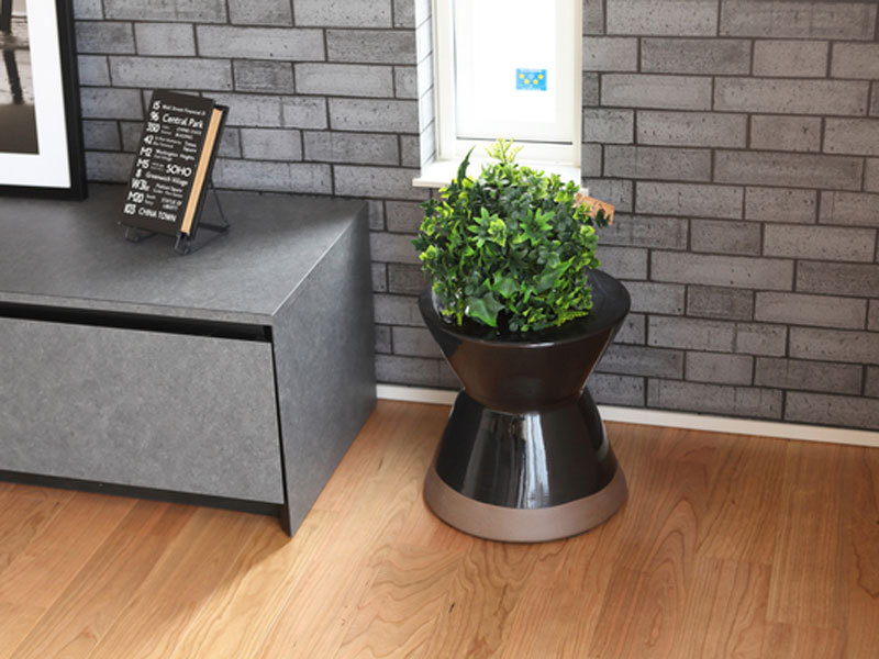 陶器製のカラフルなスツール|屋外使用可