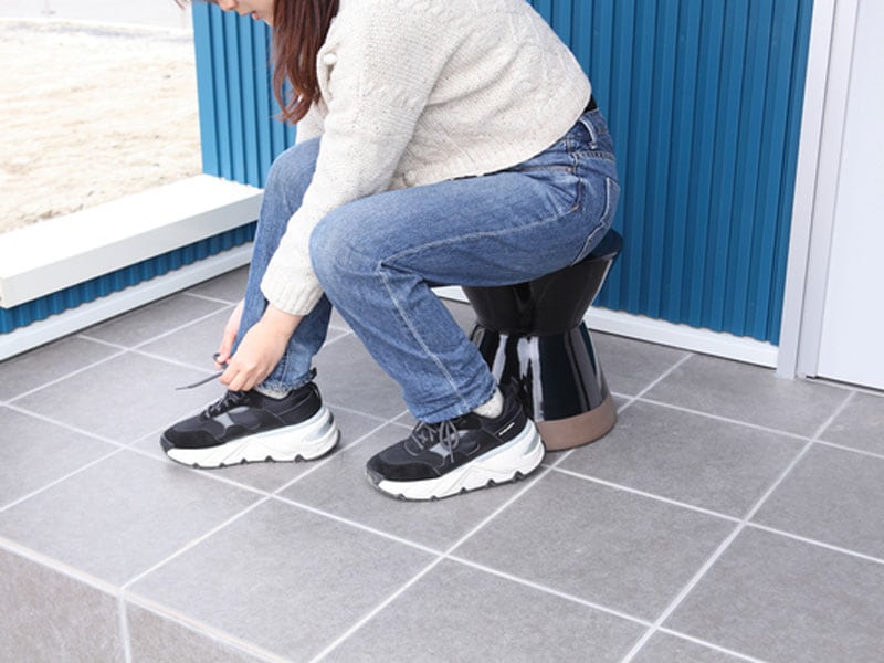 陶器製のカラフルなスツール|屋外使用可