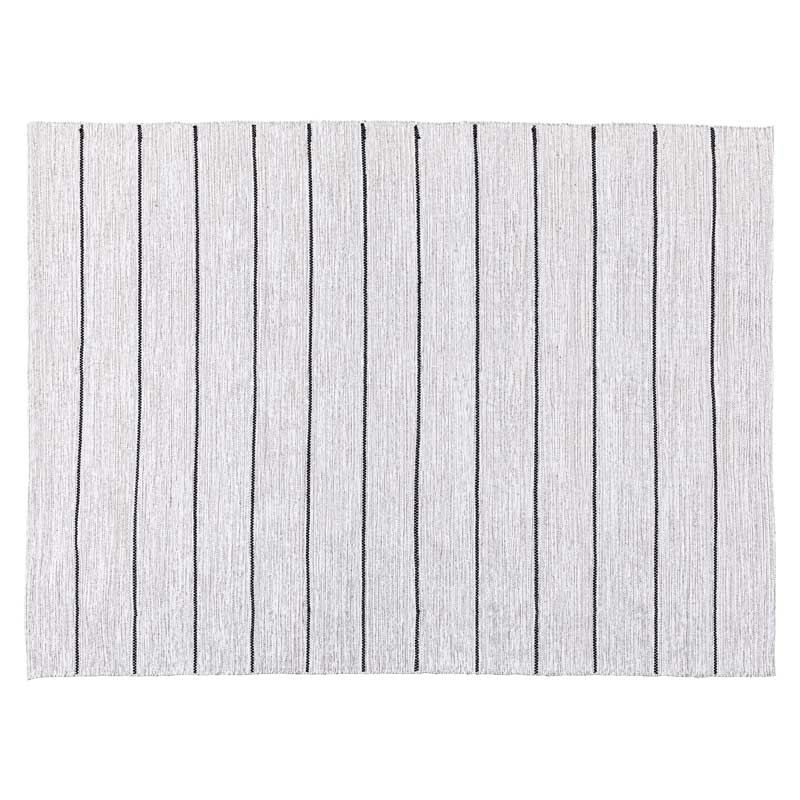 北欧ナチュラルな暮らしを彩るボーダーラグ｜軽やかなデザインと快適な踏み心地