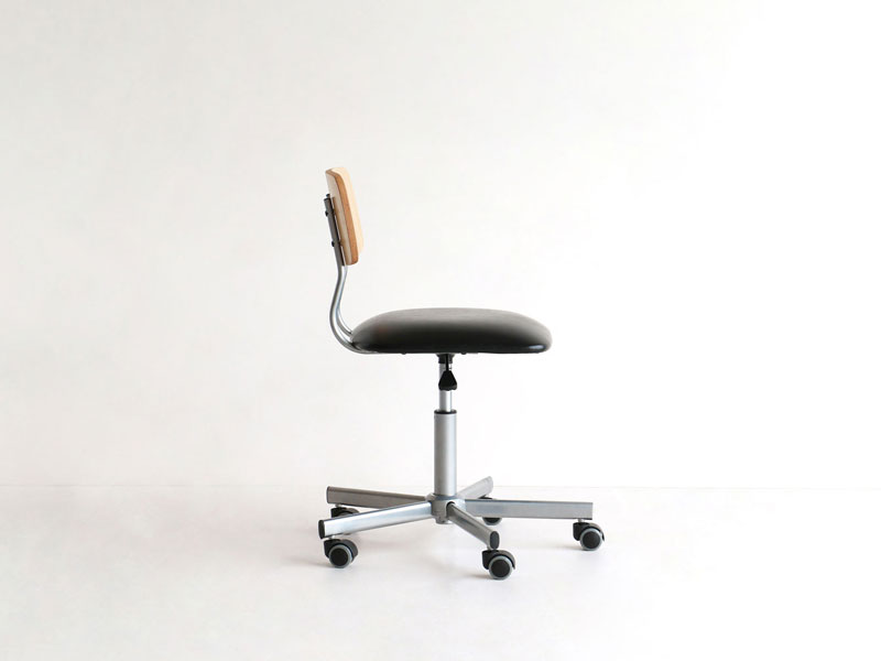 ブルックリンデザインのコンパクトなオフィスチェア｜キャスター付き