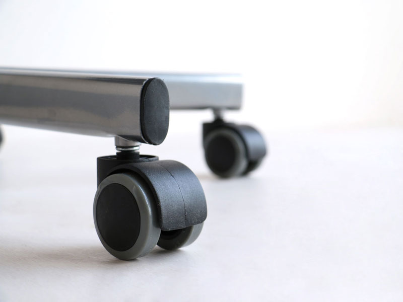 ブルックリンデザインのコンパクトなオフィスチェア｜キャスター付き