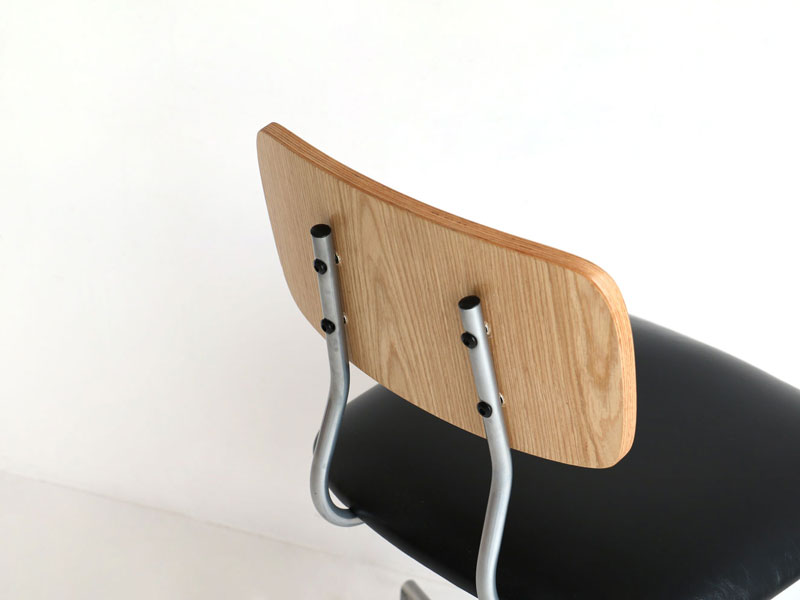 ブルックリンデザインのコンパクトなオフィスチェア｜キャスター付き