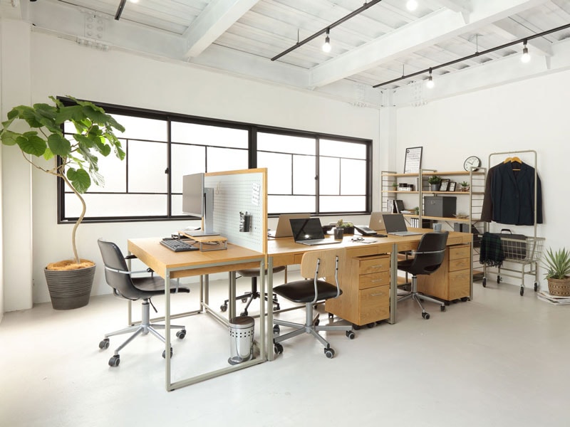 ブルックリンデザインのコンパクトなオフィスチェア｜キャスター付き