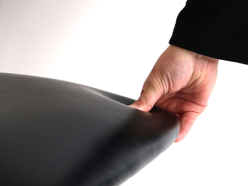 ブルックリンデザインのコンパクトなオフィスチェア｜キャスター付き