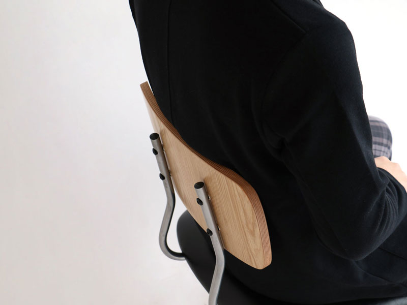 ブルックリンデザインのコンパクトなオフィスチェア｜キャスター付き