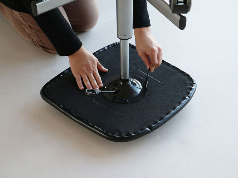 ブルックリンデザインのコンパクトなオフィスチェア｜キャスター付き