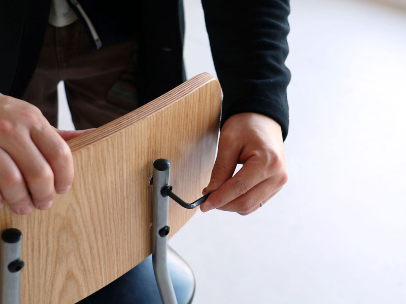 ブルックリンデザインのコンパクトなオフィスチェア｜キャスター付き