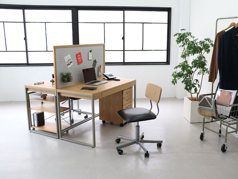 ブルックリンデザインのコンパクトなオフィスチェア｜キャスター付き