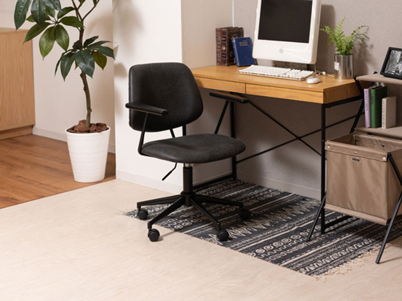 美品 シンプルモダンデザイン◾️座面広め キャスター付き デスクチェア 椅子 イス 美品 シンプルモダンデザイン◾️座面広め キャスター付き デスク