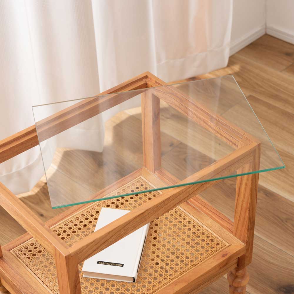 クラシックラタンのサイドテーブル｜ガラス天板×天然木の上品デザイン