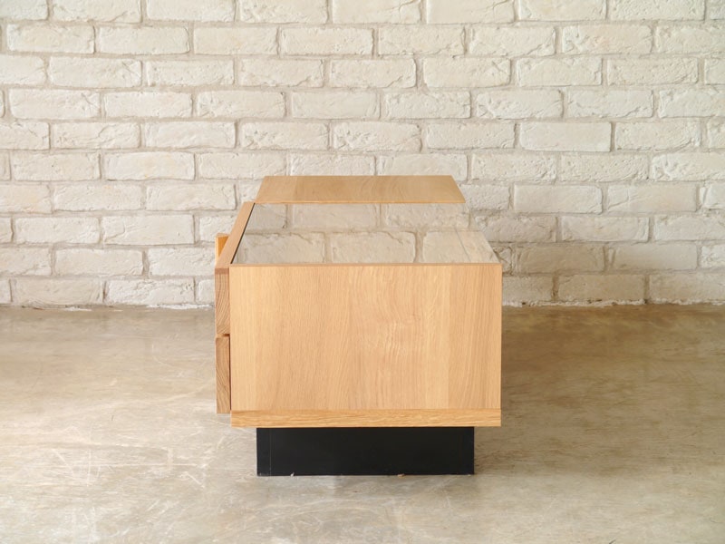 北欧風でおしゃれなコレクションテーブル|SA